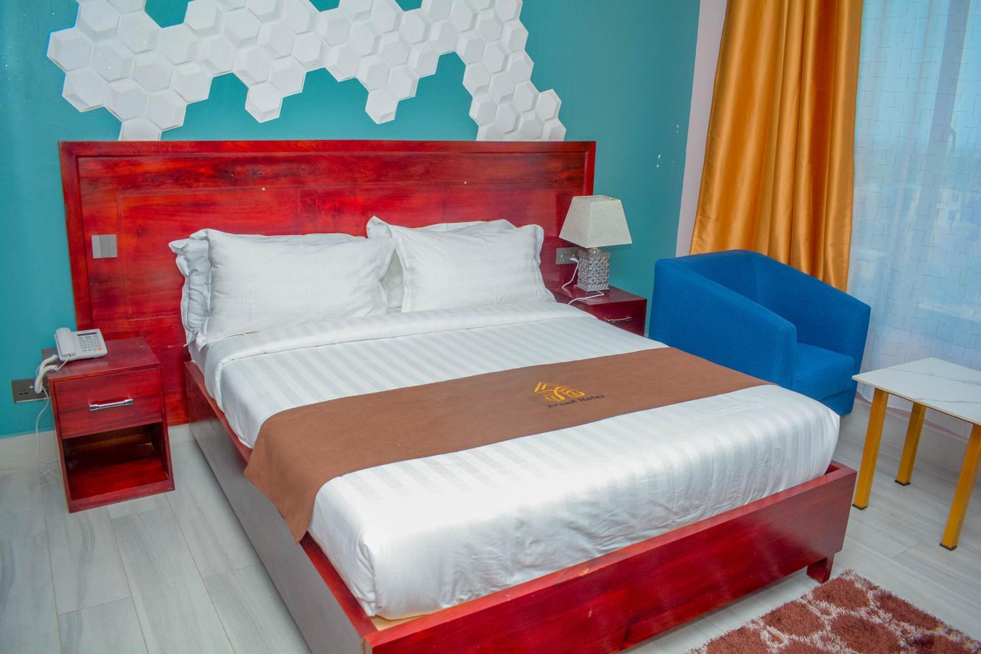 Brand Hotel Додома Екстер'єр фото