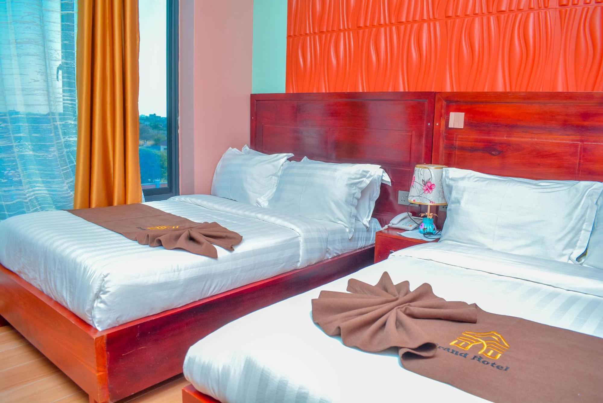 Brand Hotel Додома Екстер'єр фото